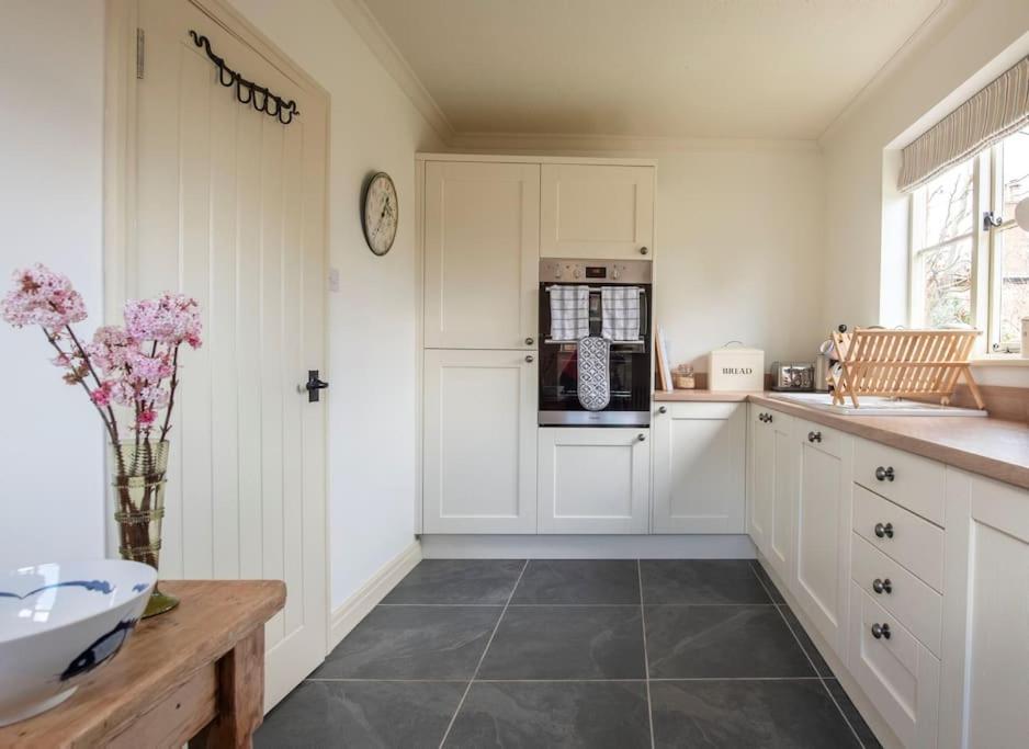 Lilly Hall Hopkiln - Exceptional 3 Bed Cottage In Ledbury Herefordshire מראה חיצוני תמונה